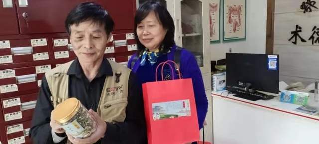  巴黎圣日耳曼官宣续约梅西，合约含特殊条款  